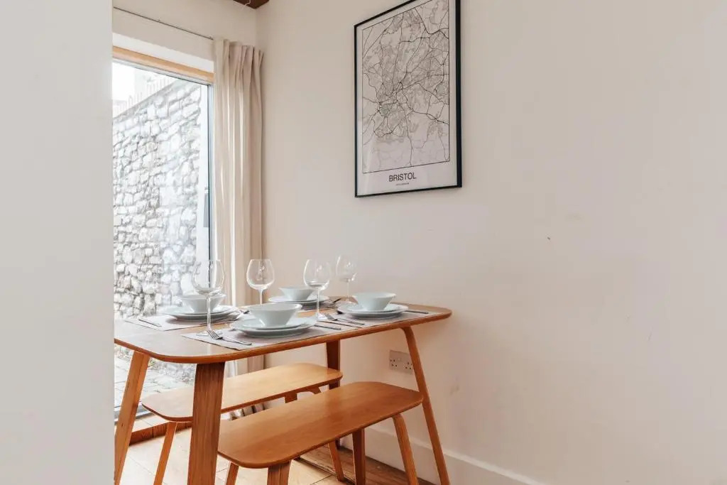 Redland Stay In Bespoke Home 1 of 2
