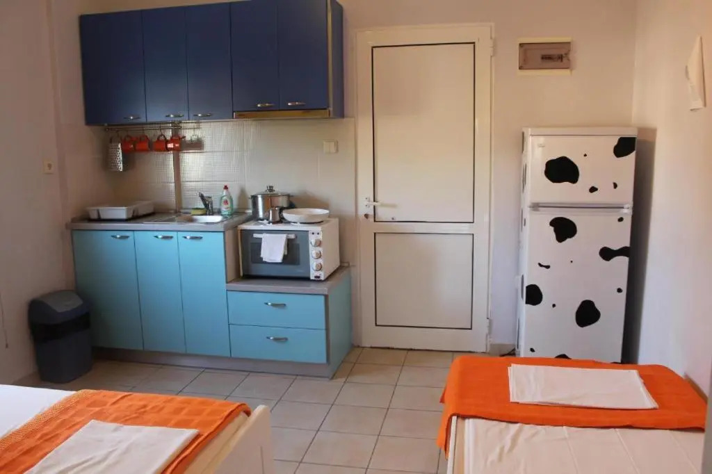 By the Sea Apartments-studios