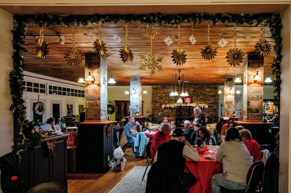 Osceola Lake Inn