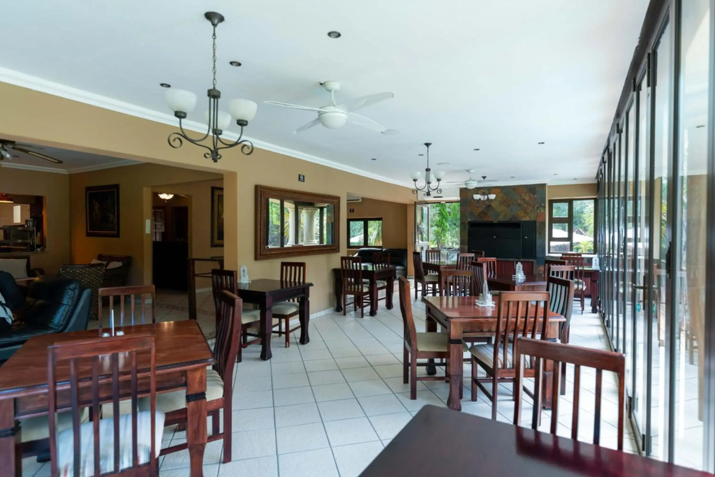Hutten Heights Lodge by Ilawu