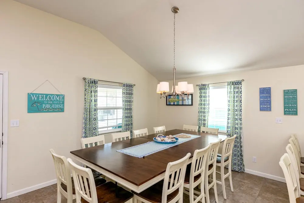 ReelEm Inn 614 by RedAwning
