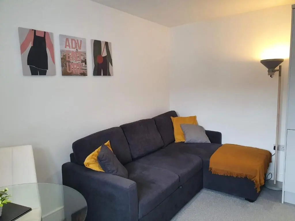 Elm Apartment by Cliftonvalley Apartments