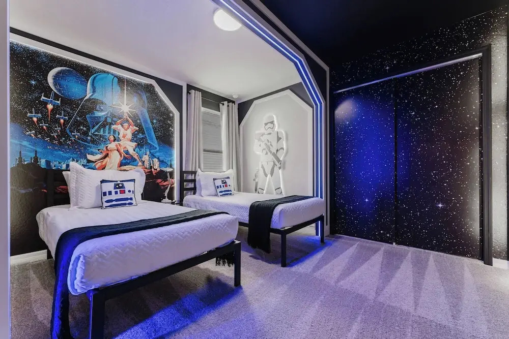 Stunning 8BR Pool Gameroom Minutes to Disney