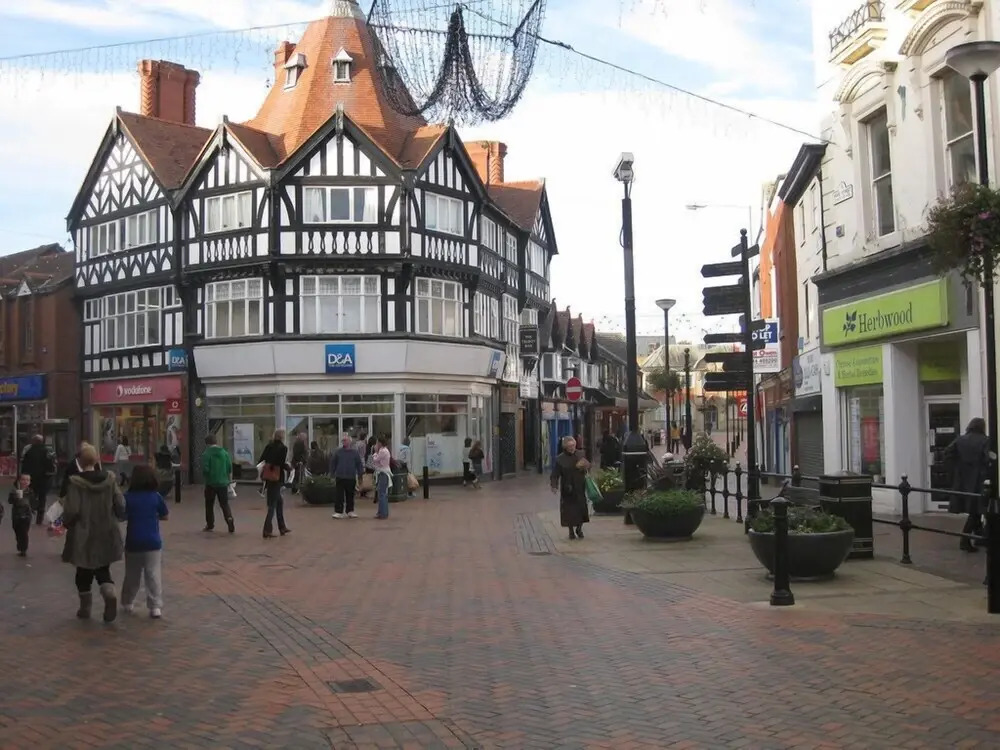 The Berwyn - Berwyn House - Central Wrexham - Sleeps Up to 7