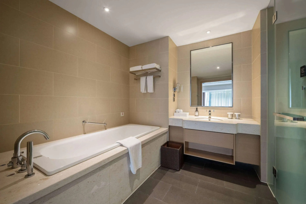 Jingtang Ramada Encore Hotel