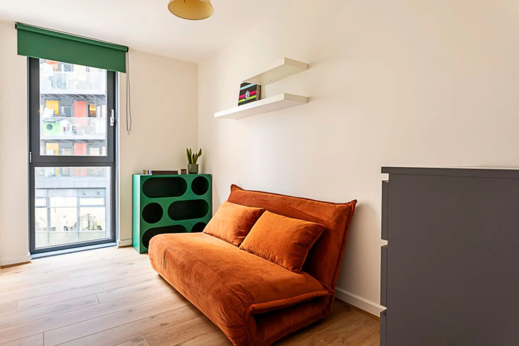 NEH - Vibrant and Modern Apartment With Canal View