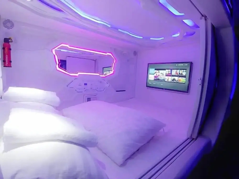 Met A Space Pod @Phrom Phong