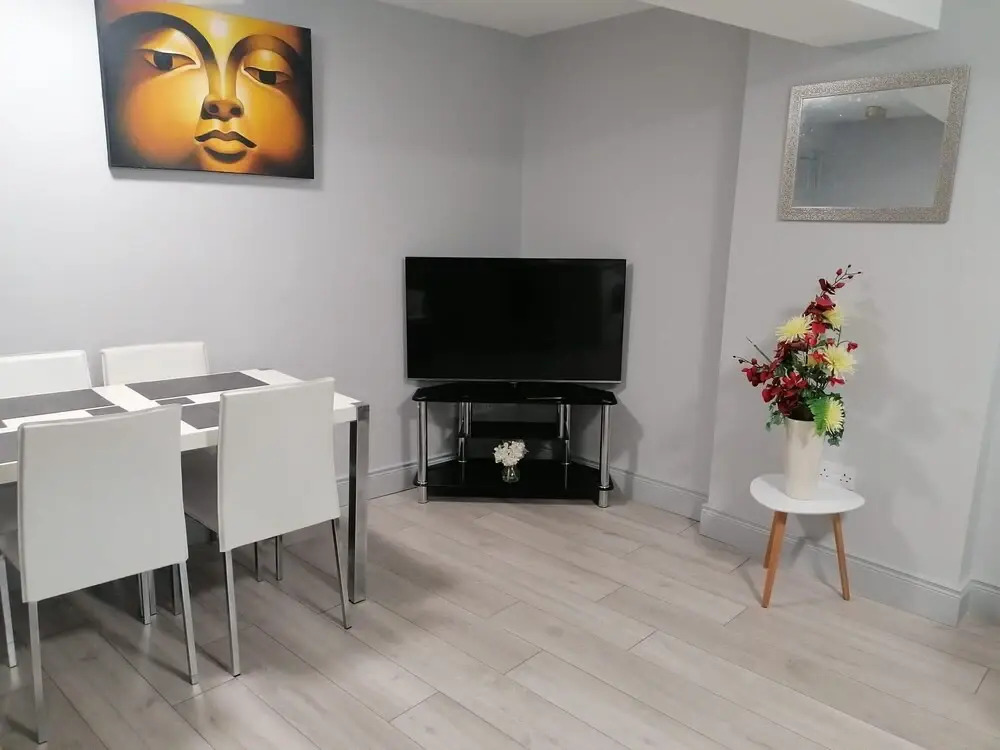 Oak House Apartment