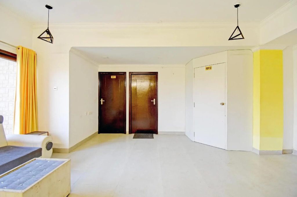 OYO 79874 Rr Residency