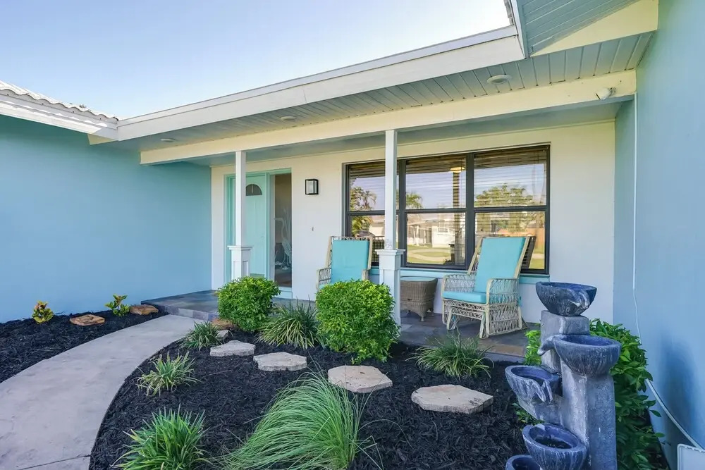 Dock, Grill & Pool: Waterfront Cape Coral Home!