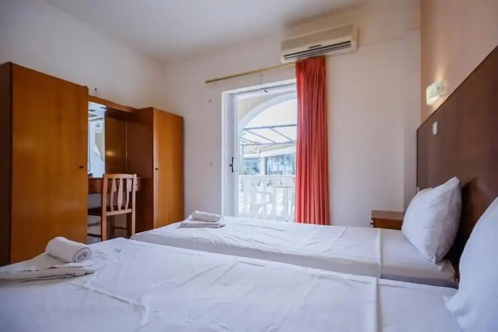 Vivian Hotel