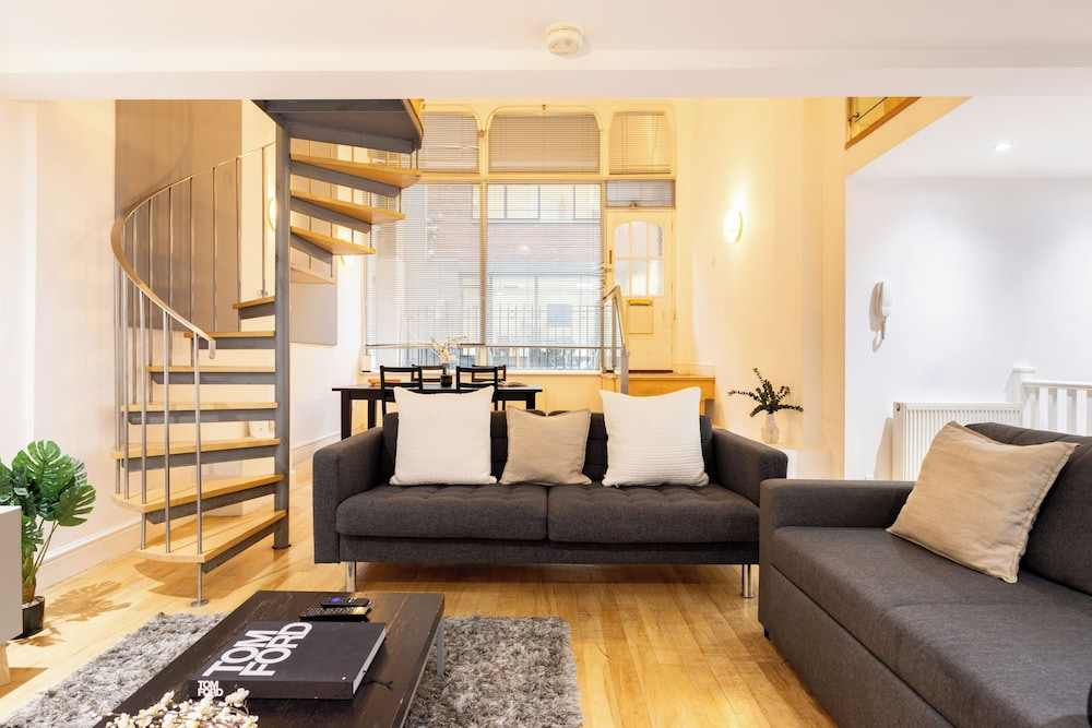 Charming City Retreat in Central London