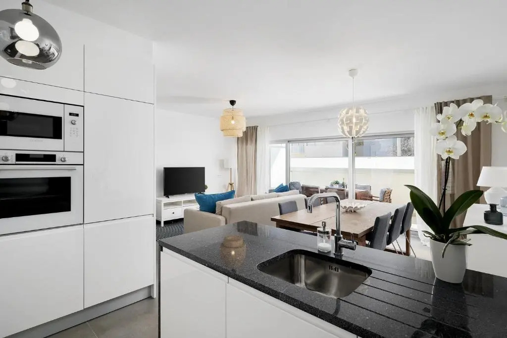 Modern 2 Bed Apartment - Albufeira - Roof Top Pool