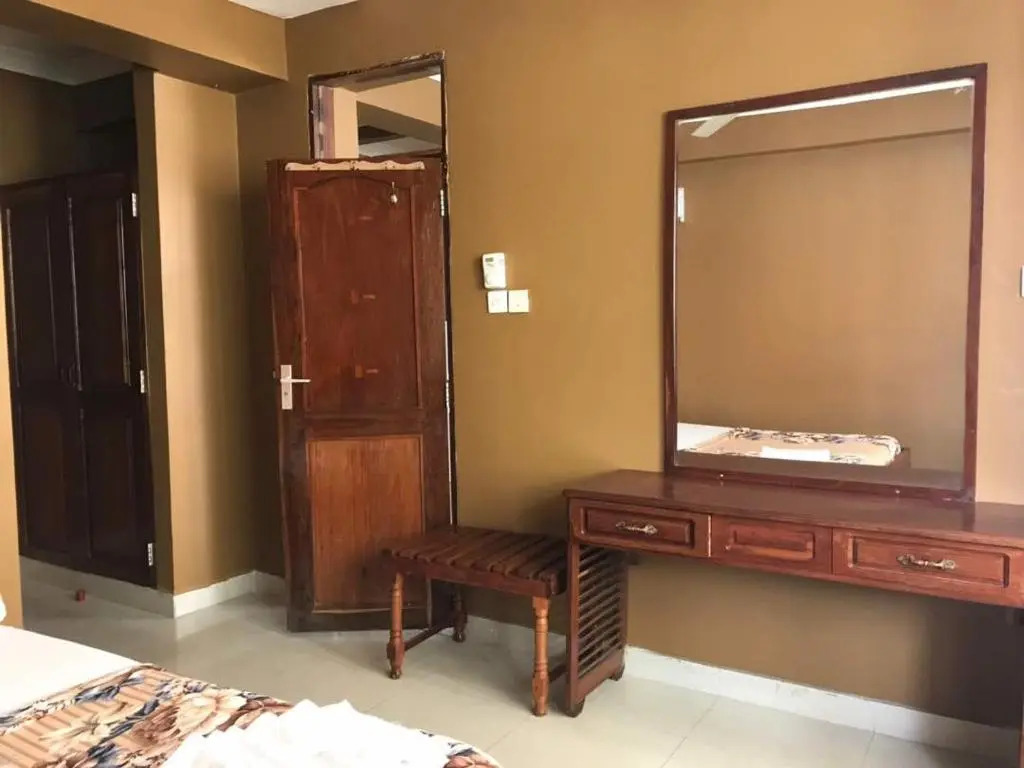Iris Hotel
