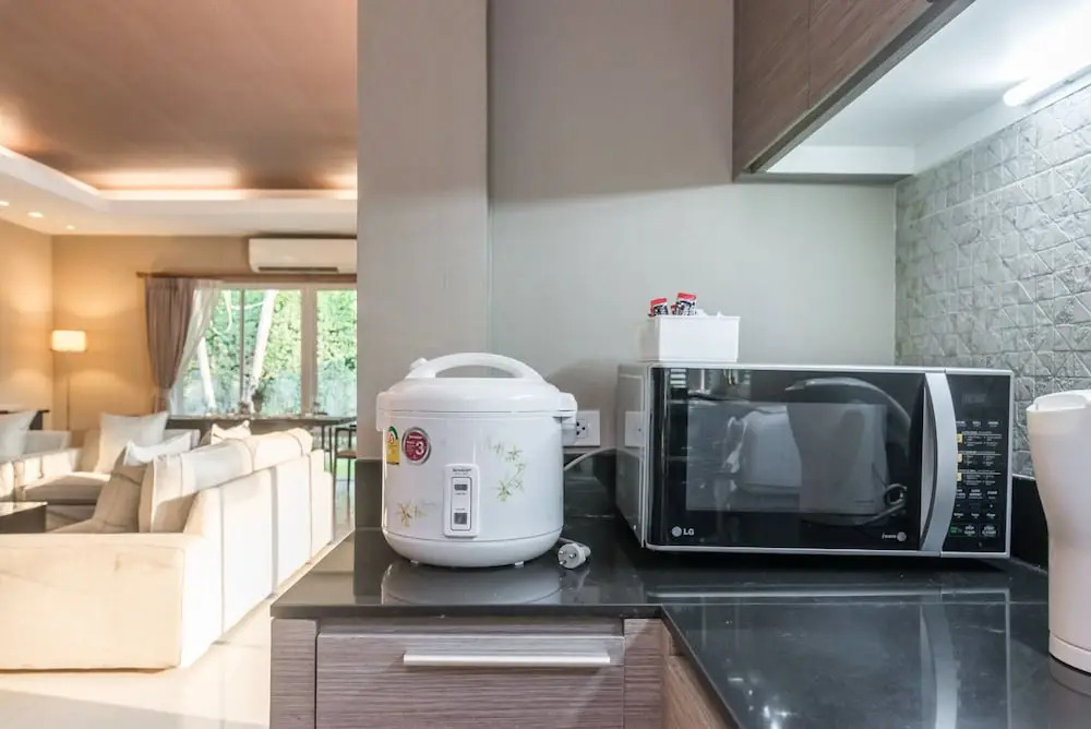 AnB Poolvilla Grand Modern 3BR Jomtien for 10pax