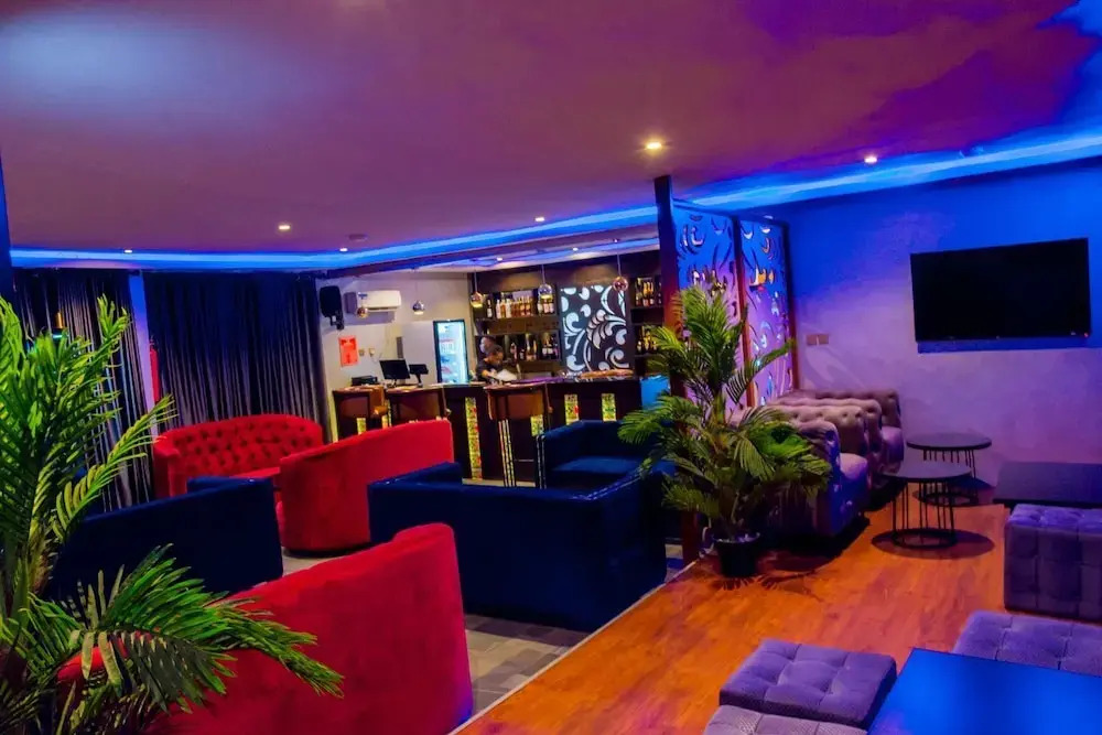 House 10 Luxury Hotel and Suites