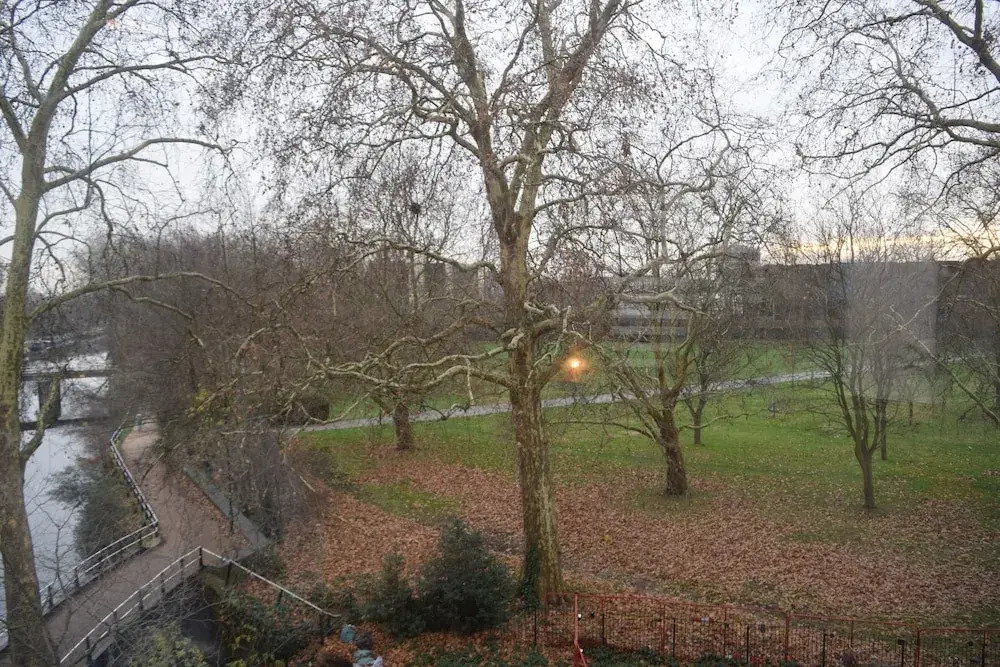 East London Riverside Apartment