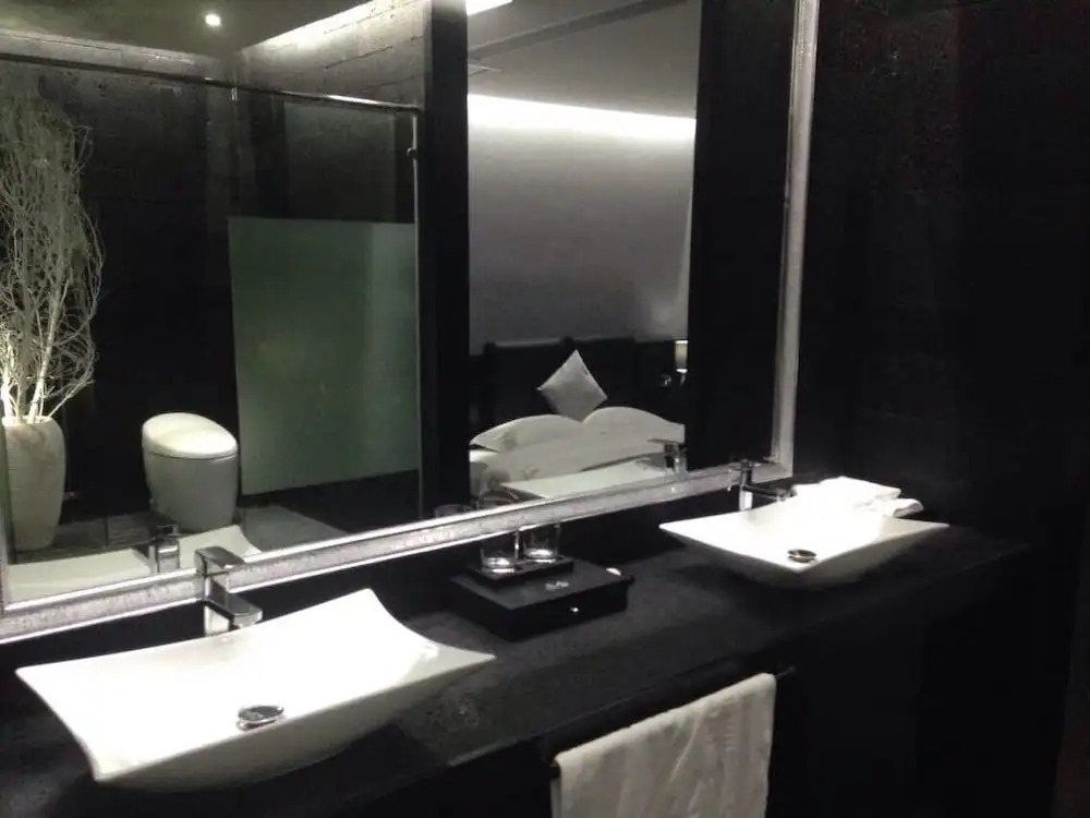 Air Hotel