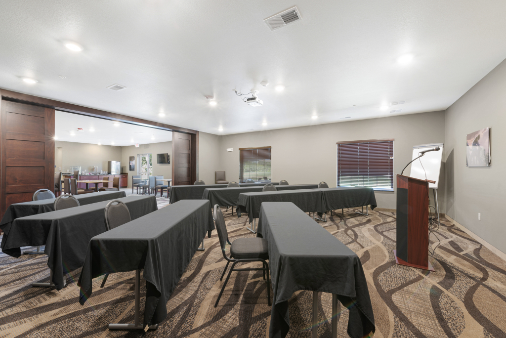 Cobblestone Hotel & Suites - Urbana