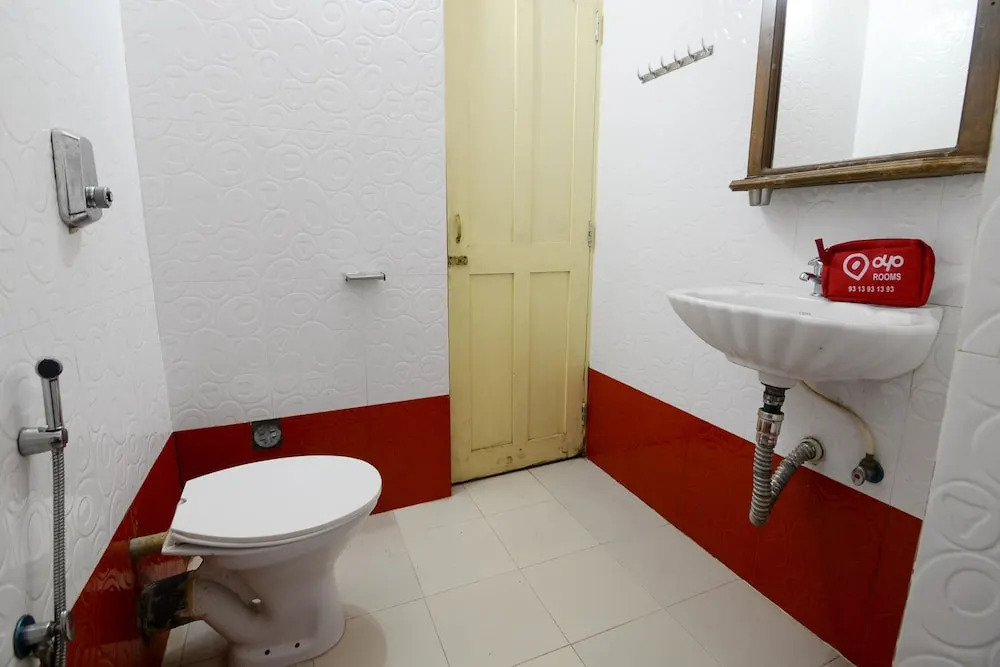 OYO 2074 StayOut Hotel Aston Ajoy Home Comfort