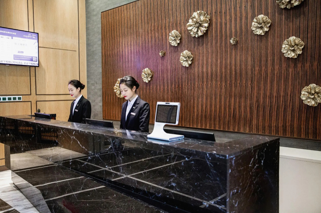 Jinjiang Metropolo Hotel