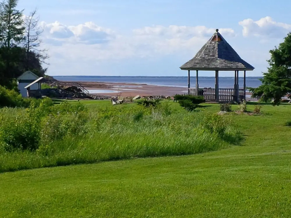 Amherst Shore Country Inn