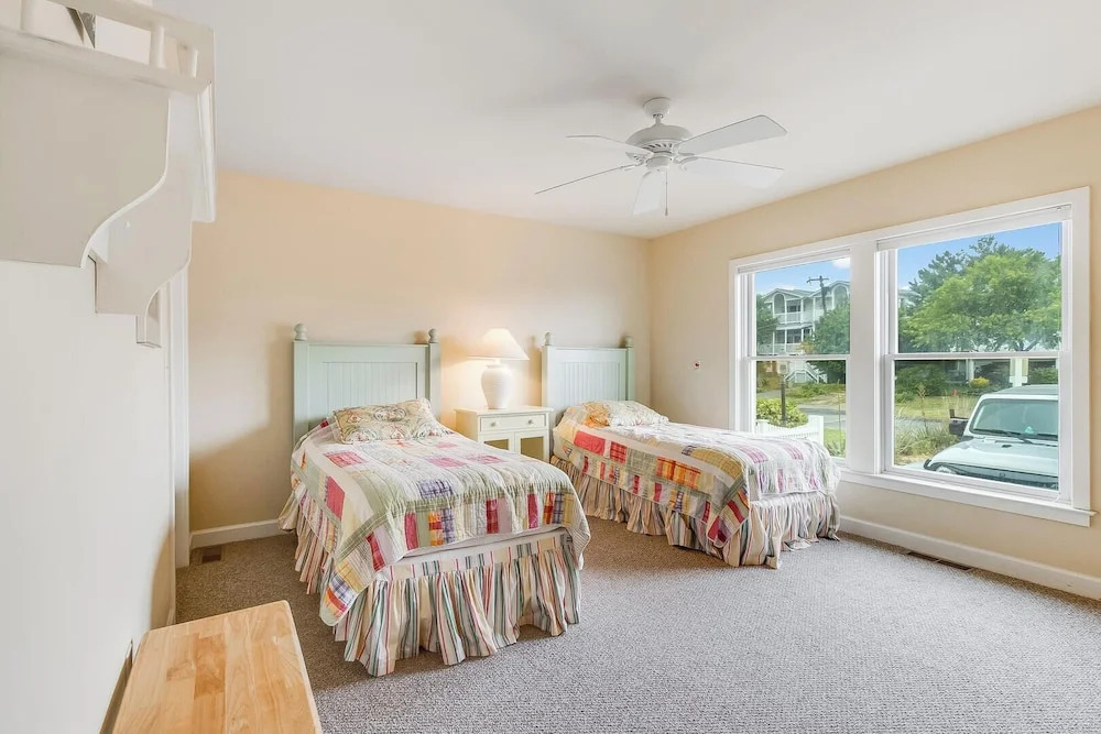 Rodney Avenue 8B