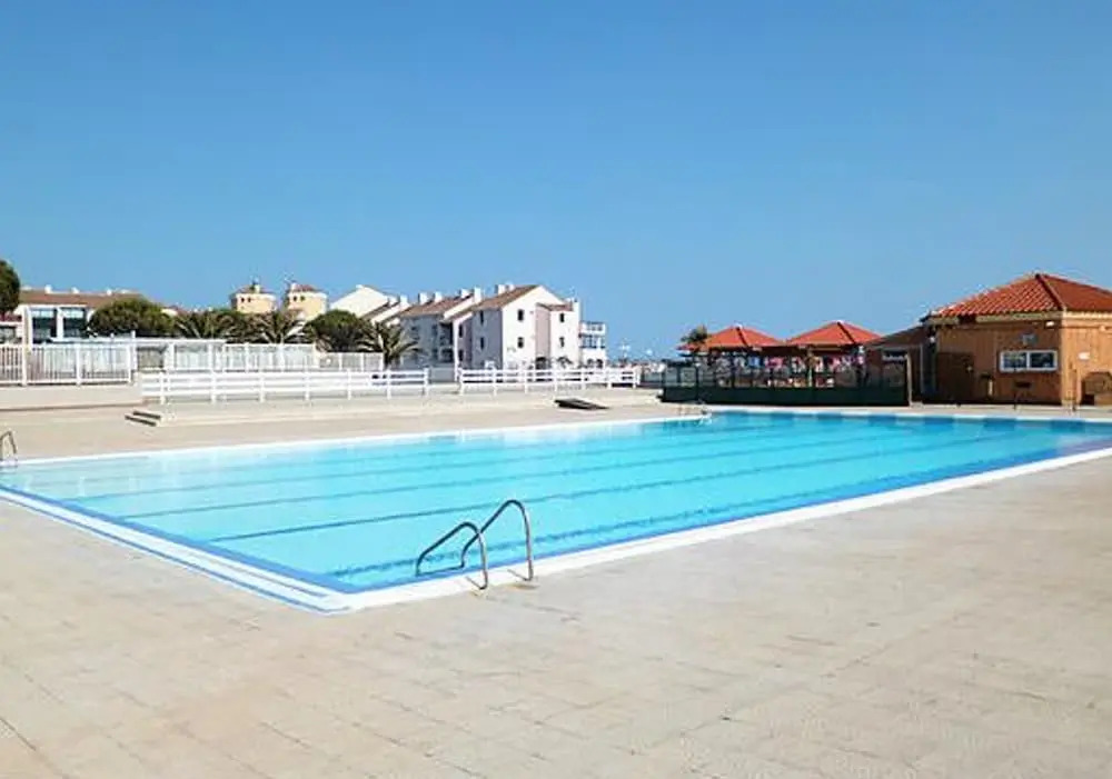 Apartment With one Bedroom in Le Barcarès, With Wonderful sea View and Pool Access - 3 km From the Beach