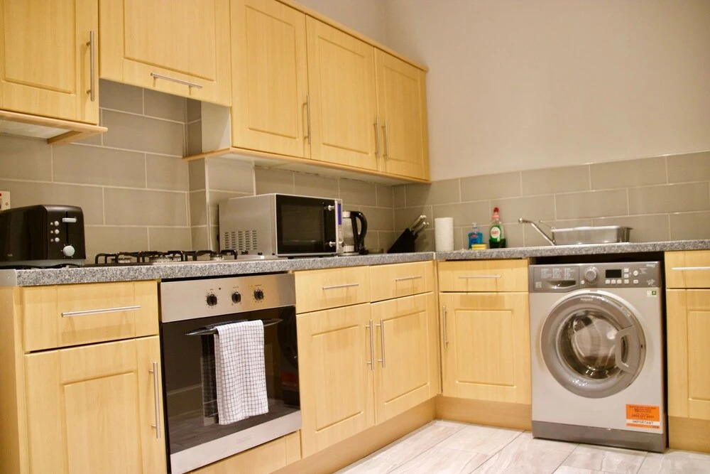 2 Bedroom Flat Off Leith Walk