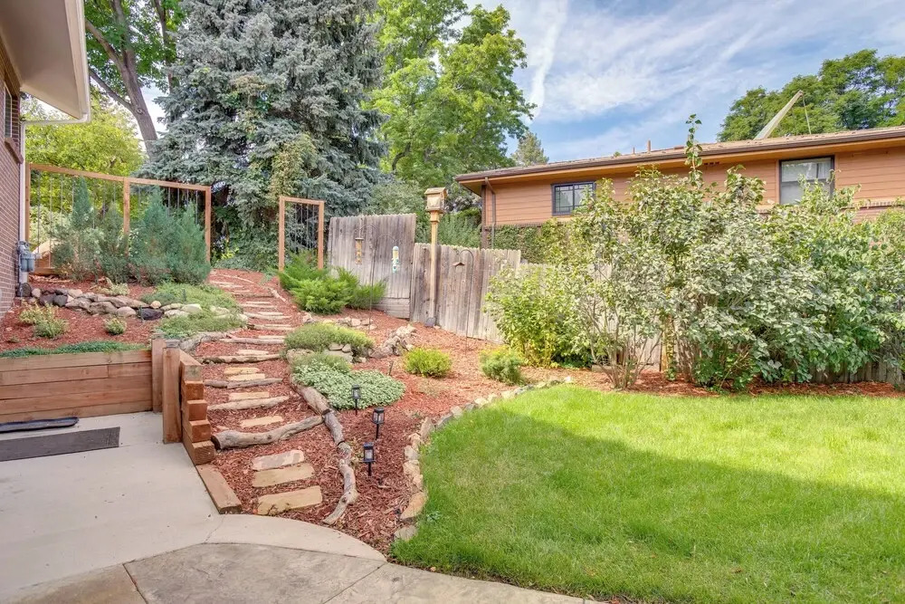 Modern Creekside Home: 9 Mi to Downtown Denver