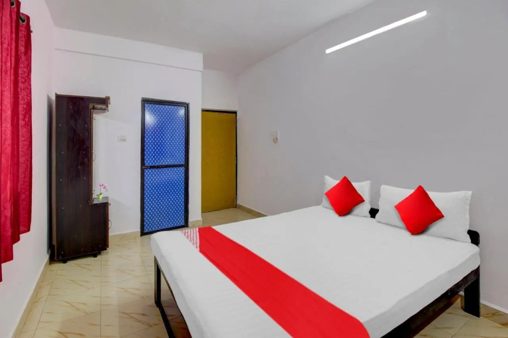 OYO Flagship 80682 Hotel K S Inn Small Town