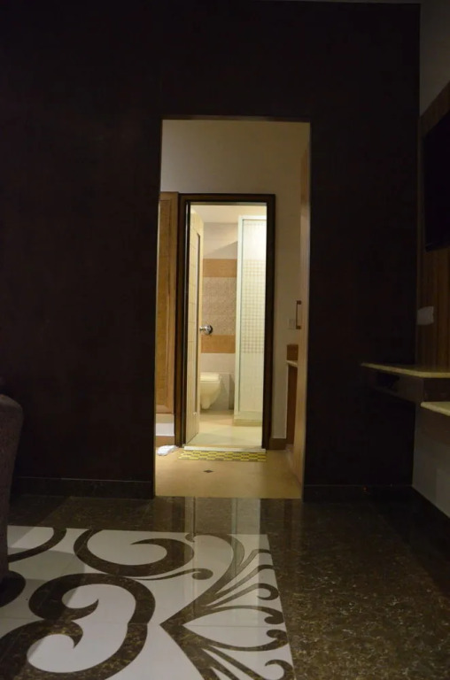 Hotel Melrose Inn - Near Railway Station , Aligarh