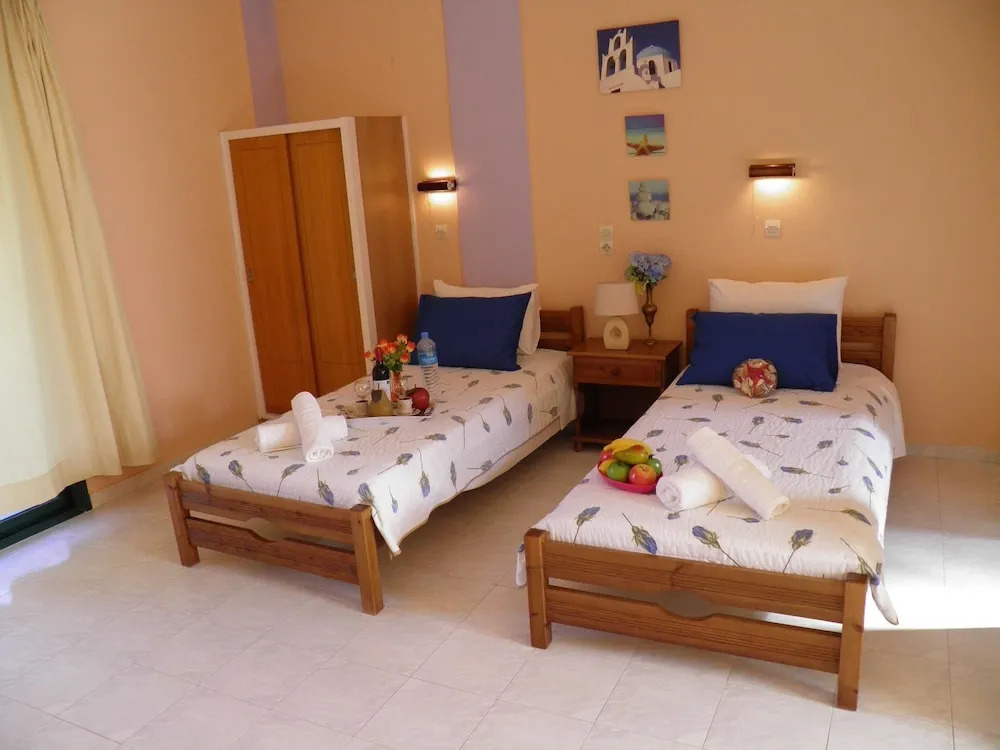 Studio in Corfou, With Pool Access, Balcony and Wifi