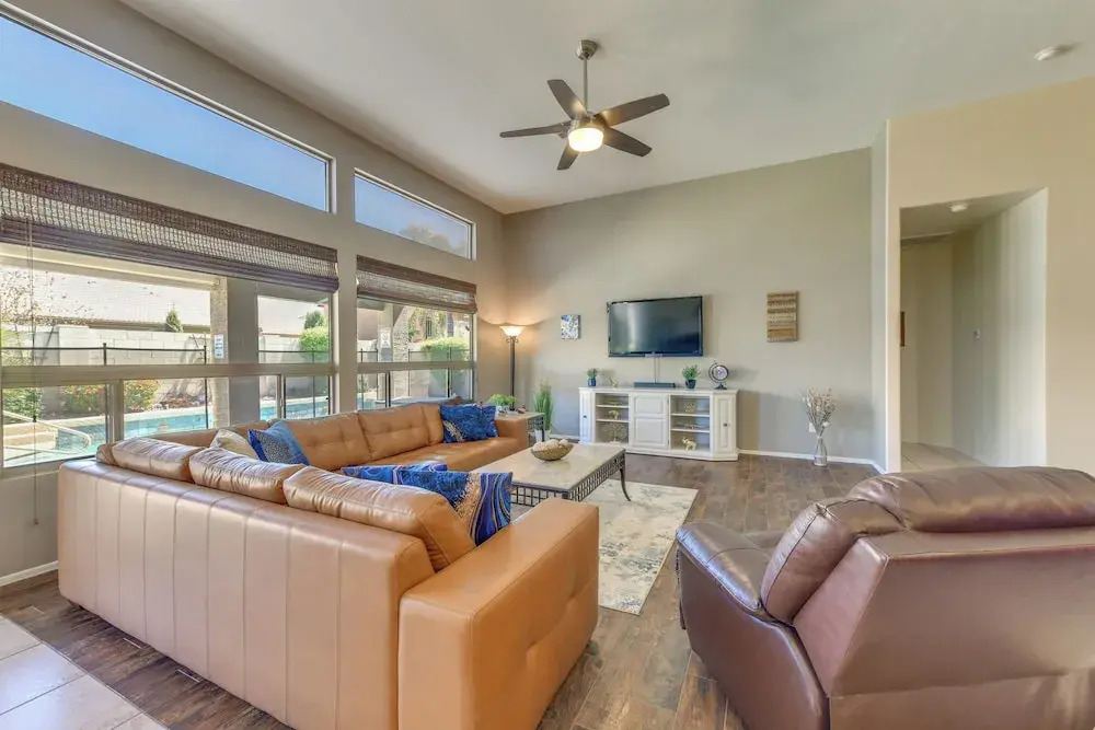 Relax Poolside in Mesa: Family Home 12 Mi to Dtwn