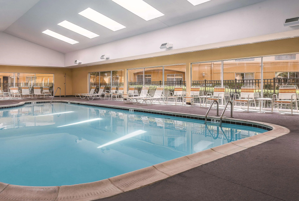 La Quinta Inn & Suites by Wyndham University Area Chapel Hill