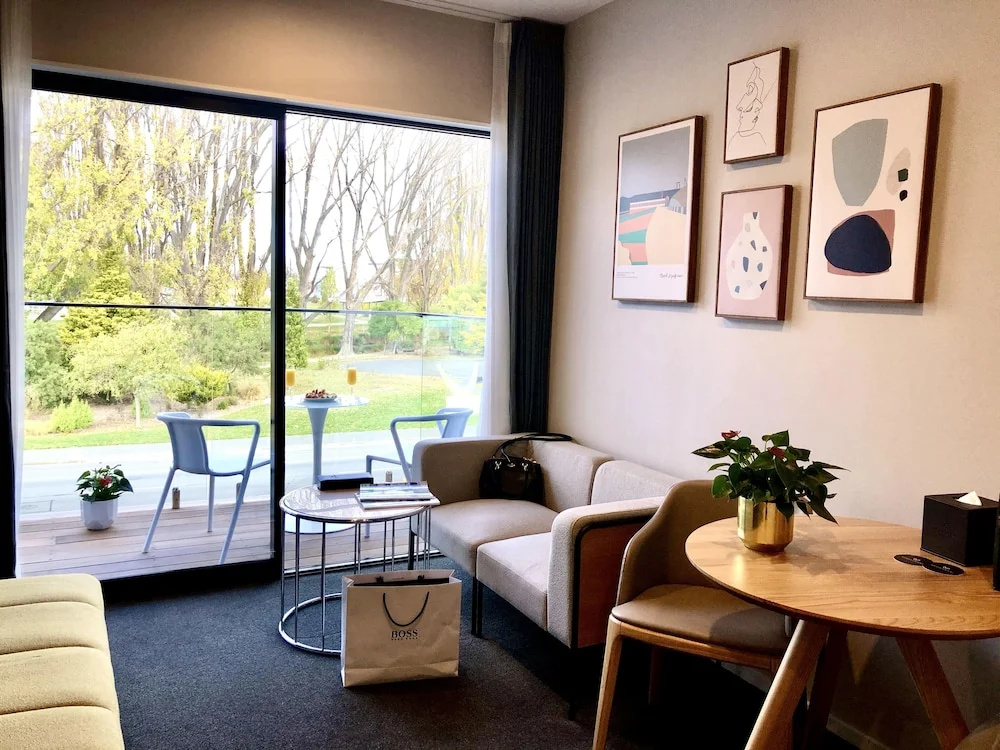 Whitewood Suites Inner City Luxury Apartments