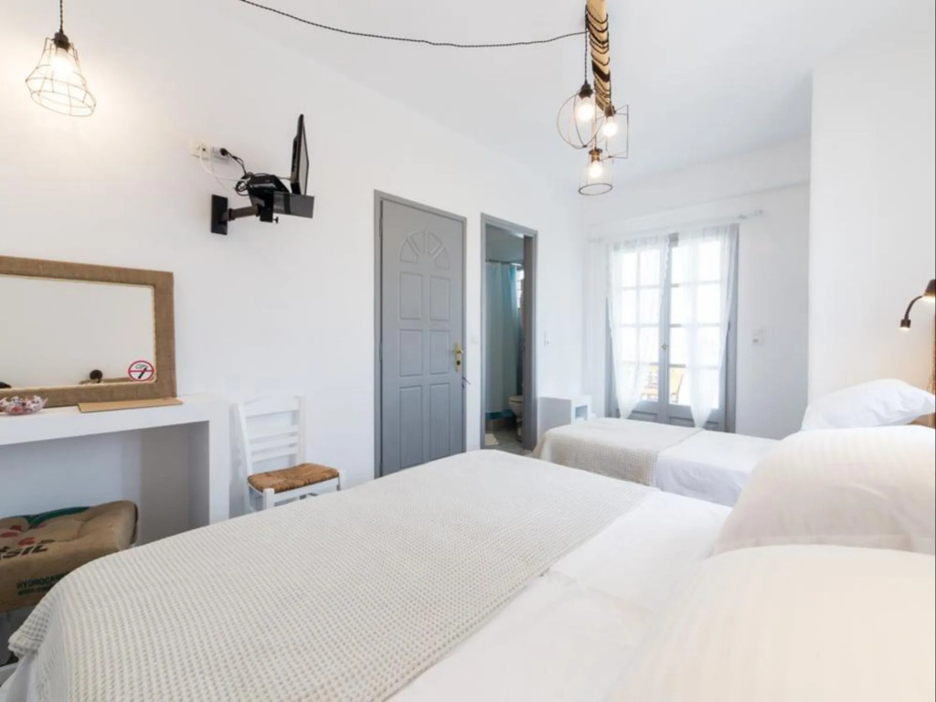 Evi Rooms