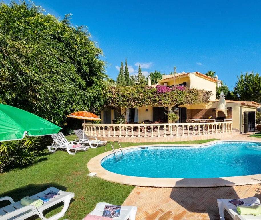 Villa Bantayan - Tranquilidade, Piscina e BBQ em Albufeira