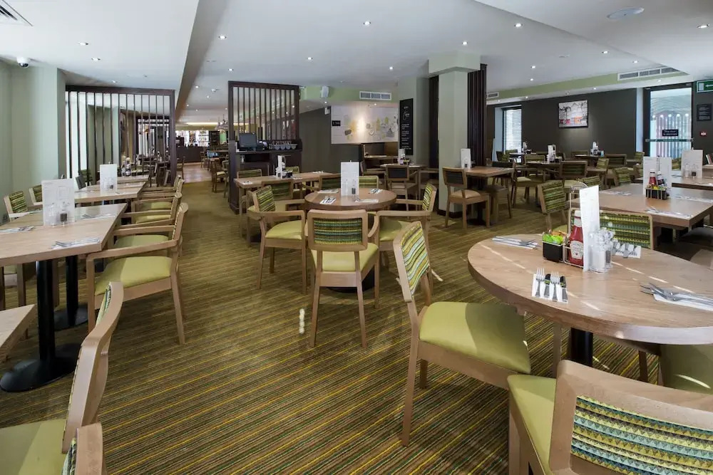 Premier Inn Edinburgh Cc York Place/St James Quarter
