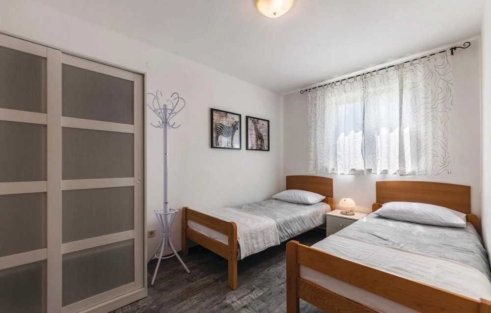 Two-Bedroom Holiday Home In Valbandon