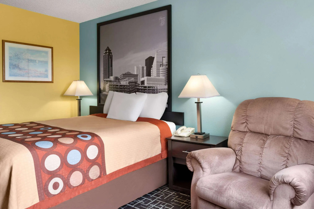 Super 8 by Wyndham Dyersville