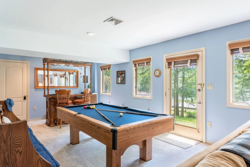 Twin Waters by Avantstay Patio + Pool Table