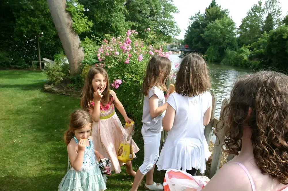 Luxury Riverside Home, Near Windsor Castle. Legoland & London Within 20 Minutes