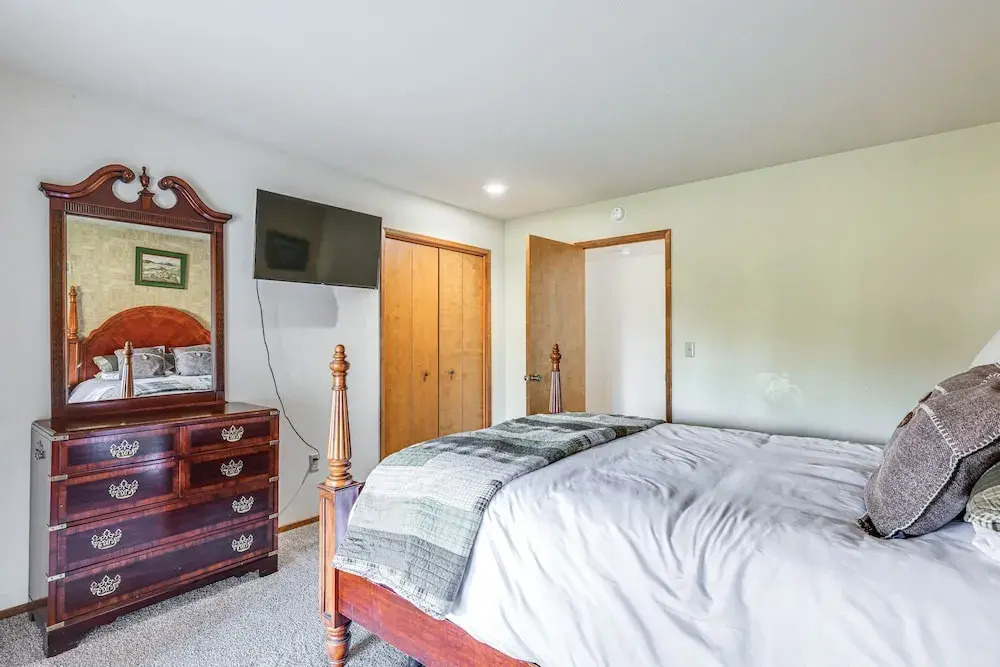 Groveland Home w/ Deck: 2 Mi to Pine Mountain Lake