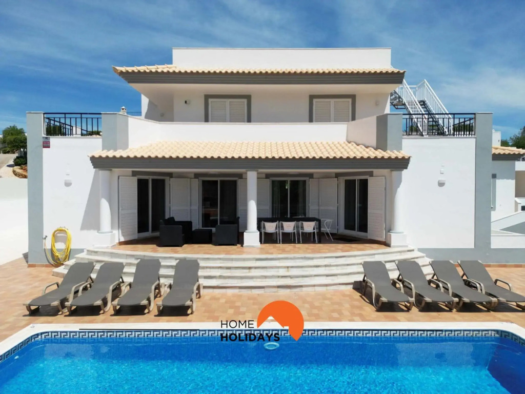 #102 Clube Albufeira villa with private pool & garden