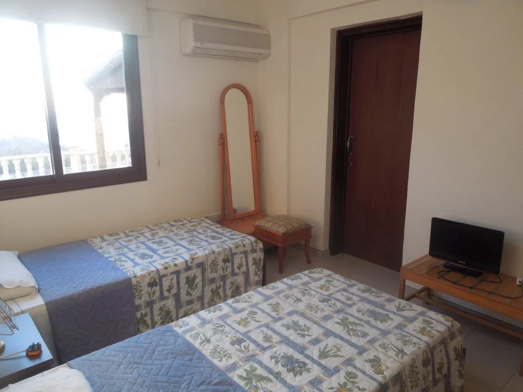 Adonis Palace rooms and Bungalows