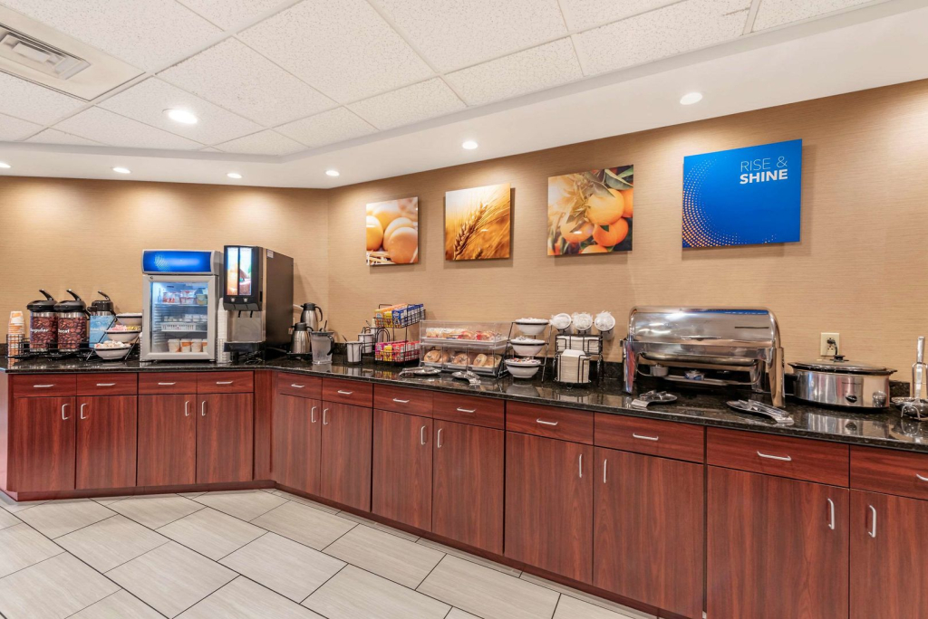 Comfort Inn & Suites