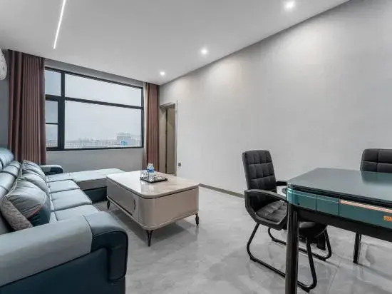 Tongchuang Ejia Chain Hotel (Gushi Xinhe Century City Store)