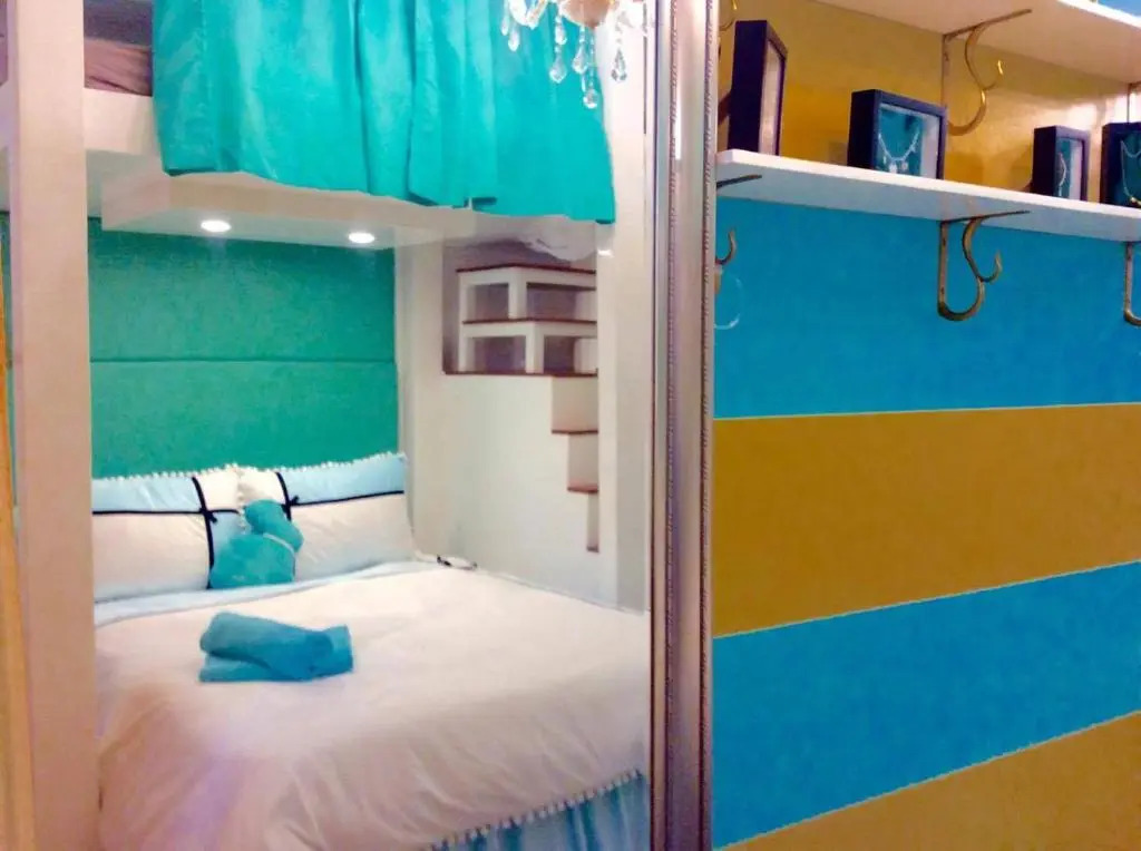 Tiffany Room At Shell Residences