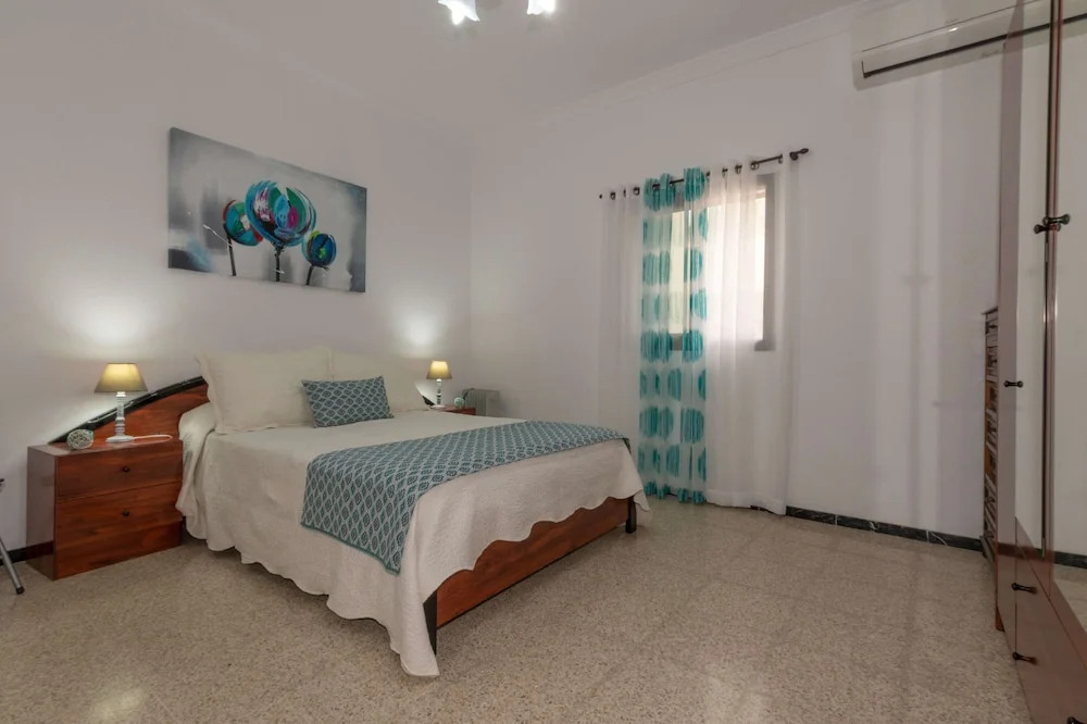 Casa de Vacaciones con Piscina Compartida I